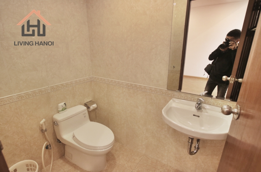Three bedroom apartment with swimming pool for rent in Tay Ho, Hanoi. Three bedroom apartment with swimming pool for rent in Tay Ho, Hanoi.