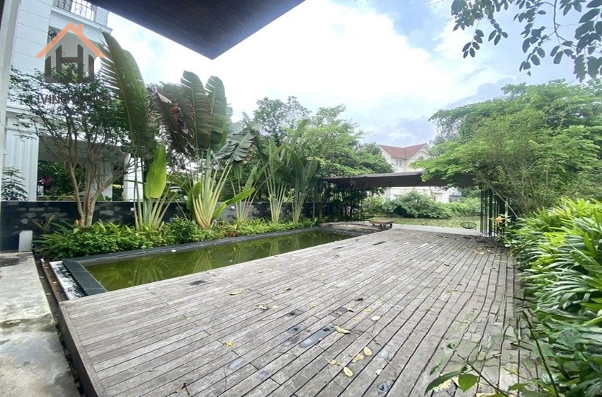 Ultra modern fully furnitures villa for rent in Vinhomes Riverside, Long Bien Ultra modern fully furnitures villa for rent in Vinhomes Riverside, Long Bien