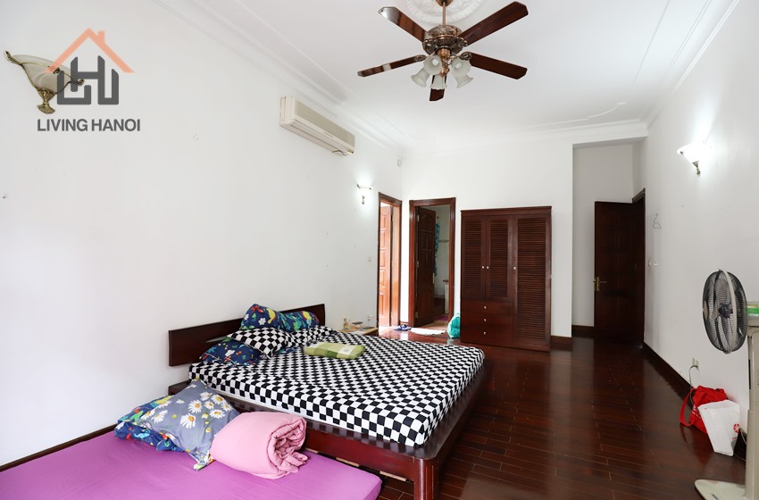 Villa with 5 bedroom and swimming pool for rent in Tay Ho, Ha Noi Villa with 5 bedroom and swimming pool for rent in Tay Ho, Ha Noi