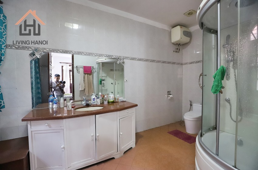 Villa with 5 bedroom and swimming pool for rent in Tay Ho, Ha Noi Villa with 5 bedroom and swimming pool for rent in Tay Ho, Ha Noi