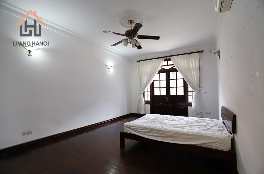 Villa with 5 bedroom and swimming pool for rent in Tay Ho, Ha Noi Villa with 5 bedroom and swimming pool for rent in Tay Ho, Ha Noi
