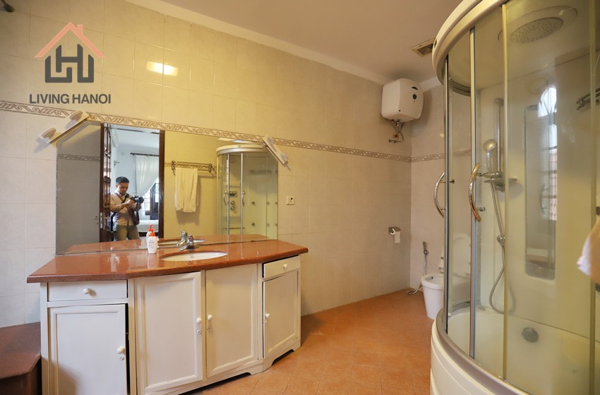 Villa with 5 bedroom and swimming pool for rent in Tay Ho, Ha Noi Villa with 5 bedroom and swimming pool for rent in Tay Ho, Ha Noi