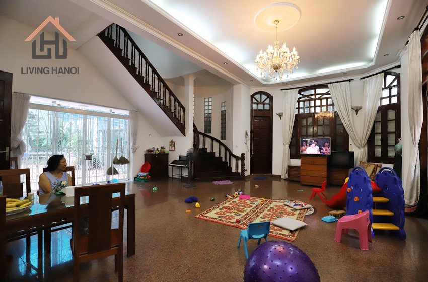 Villa with 5 bedroom and swimming pool for rent in Tay Ho, Ha Noi Villa with 5 bedroom and swimming pool for rent in Tay Ho, Ha Noi