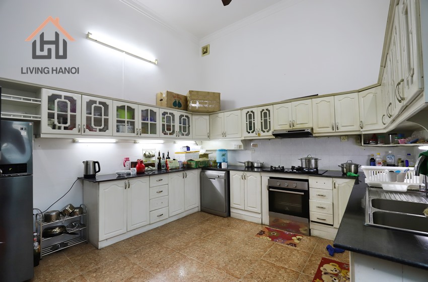 Villa with 5 bedroom and swimming pool for rent in Tay Ho, Ha Noi Villa with 5 bedroom and swimming pool for rent in Tay Ho, Ha Noi