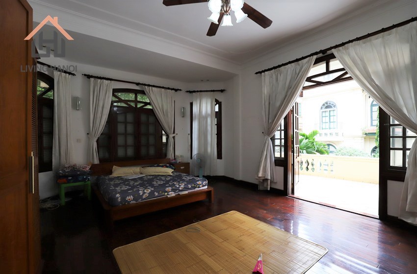 Villa with 5 bedroom and swimming pool for rent in Tay Ho, Ha Noi Villa with 5 bedroom and swimming pool for rent in Tay Ho, Ha Noi