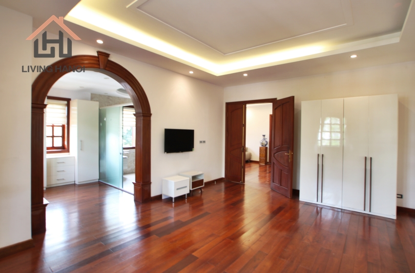 VINHOMES RIVERSIDE – 03 bedrooms villa with garden available for rent VINHOMES RIVERSIDE – 03 bedrooms villa with garden available for rent