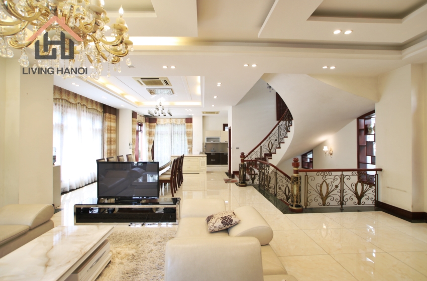VINHOMES RIVERSIDE – 03 bedrooms villa with garden available for rent VINHOMES RIVERSIDE – 03 bedrooms villa with garden available for rent