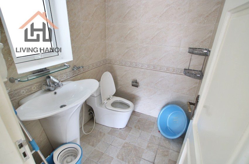 VINHOMES RIVERSIDE – Lake view villa with big yard and terrace area available for rent VINHOMES RIVERSIDE – Lake view villa with big yard and terrace area available for rent