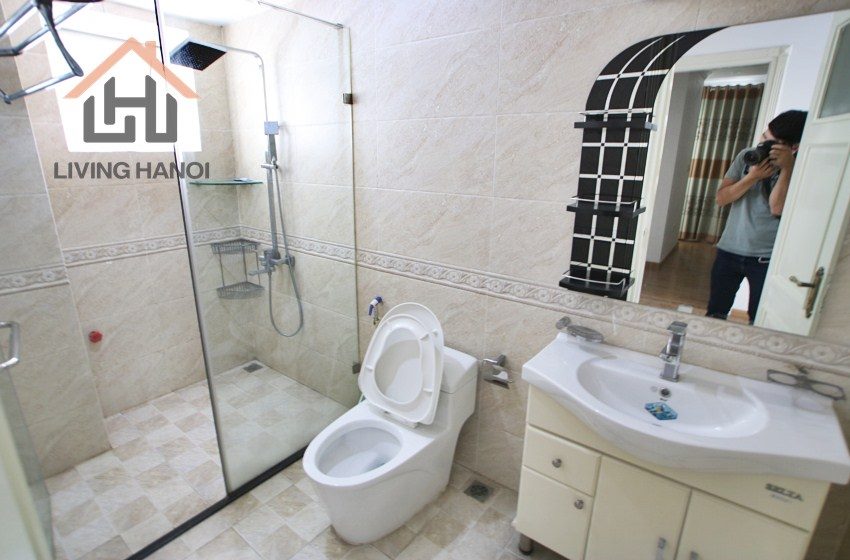VINHOMES RIVERSIDE – Lake view villa with big yard and terrace area available for rent VINHOMES RIVERSIDE – Lake view villa with big yard and terrace area available for rent