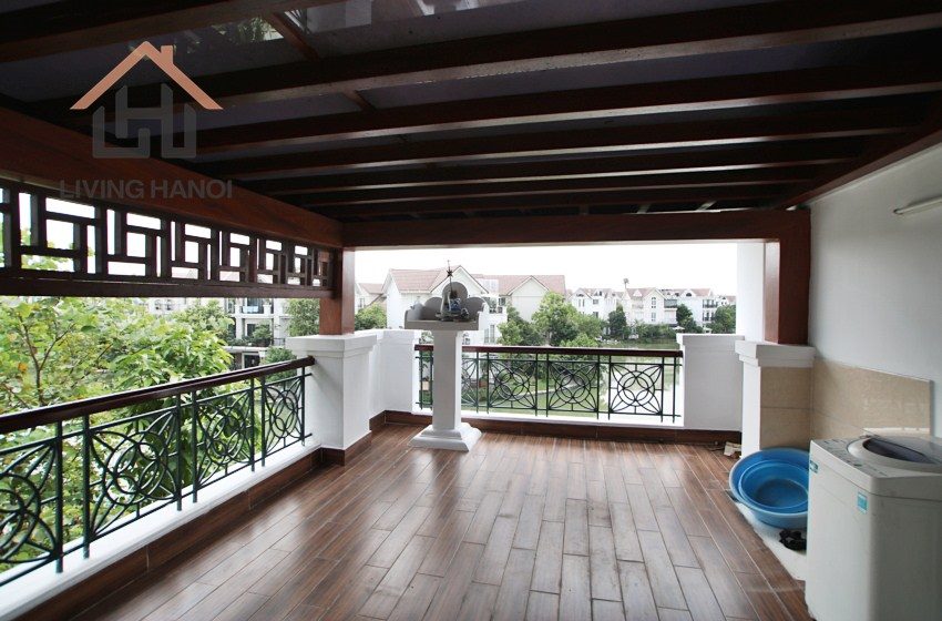 VINHOMES RIVERSIDE – Lake view villa with big yard and terrace area available for rent VINHOMES RIVERSIDE – Lake view villa with big yard and terrace area available for rent