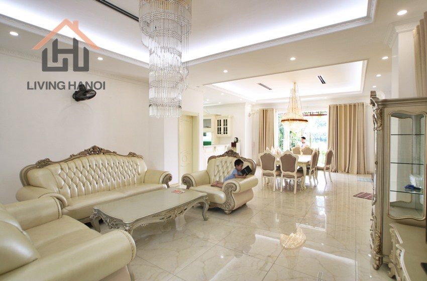 VINHOMES RIVERSIDE – Lake view villa with big yard and terrace area available for rent VINHOMES RIVERSIDE – Lake view villa with big yard and terrace area available for rent