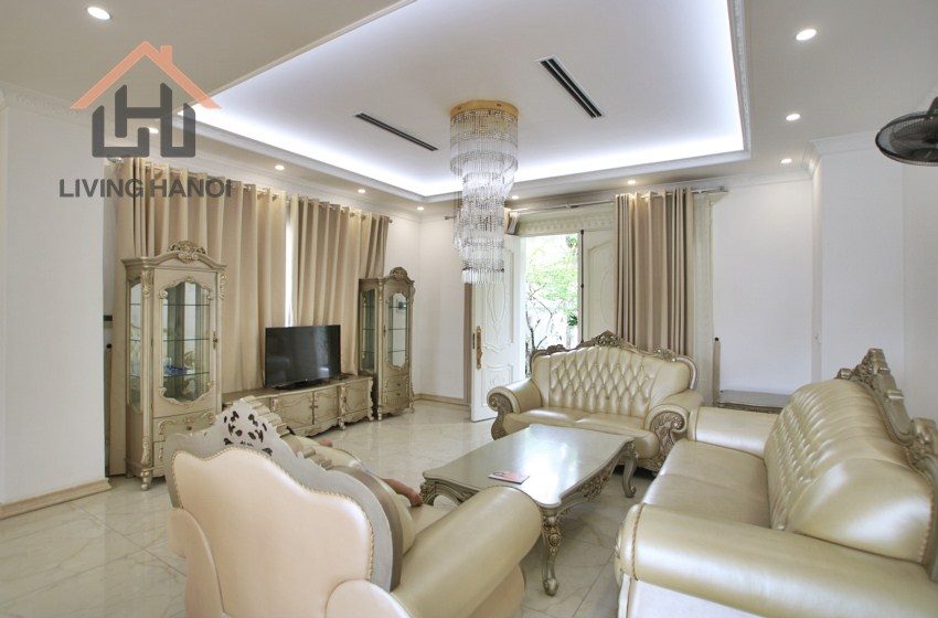 VINHOMES RIVERSIDE – Lake view villa with big yard and terrace area available for rent VINHOMES RIVERSIDE – Lake view villa with big yard and terrace area available for rent