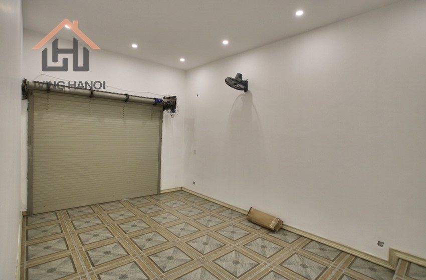 VINHOMES RIVERSIDE – Lake view villa with big yard and terrace area available for rent VINHOMES RIVERSIDE – Lake view villa with big yard and terrace area available for rent