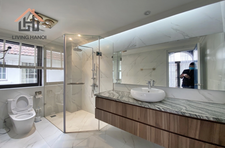 VINHOMES RIVERSIDE – Luxurious 05 bedrooms house available for rent VINHOMES RIVERSIDE – Luxurious 05 bedrooms house available for rent