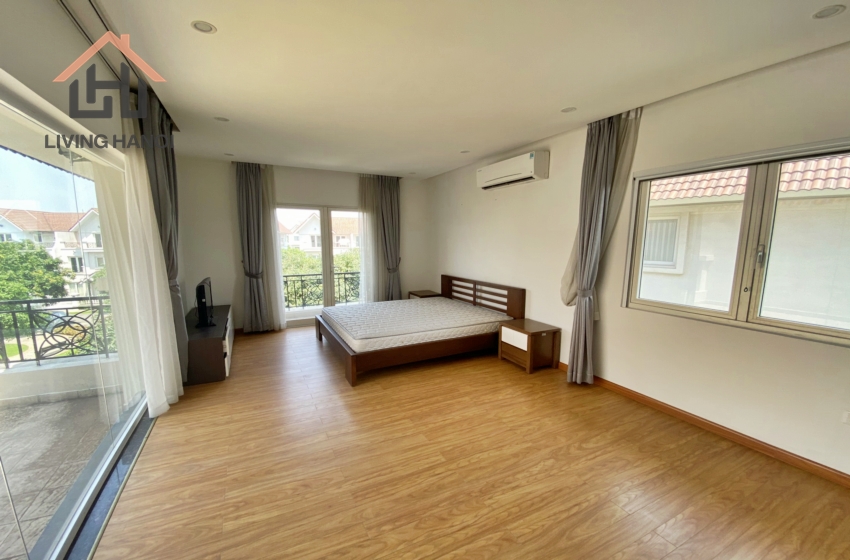 VINHOMES RIVERSIDE – Nice 04 bedroom house available for rent VINHOMES RIVERSIDE – Nice 04 bedroom house available for rent