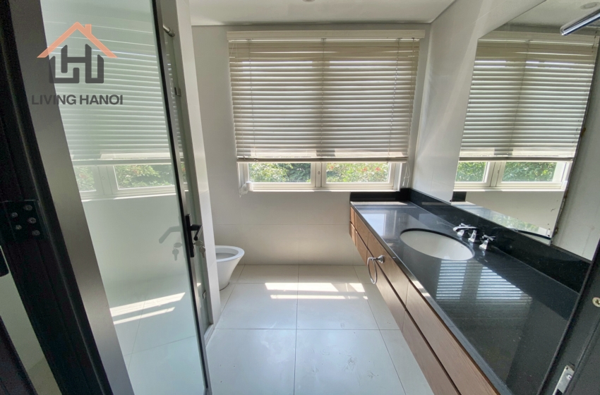 VINHOMES RIVERSIDE – Nice 04 bedroom house available for rent VINHOMES RIVERSIDE – Nice 04 bedroom house available for rent