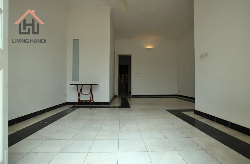 Waterfront house for rent in quite street Tay Ho, Hanoi Waterfront house for rent in quite street Tay Ho, Hanoi