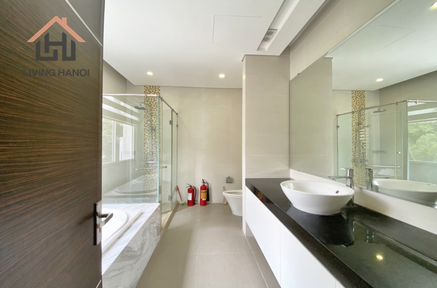 Well-designed 04 bedroom villa for rent in Vinhomes Riverside, Long Bien Well-designed 04 bedroom villa for rent in Vinhomes Riverside, Long Bien