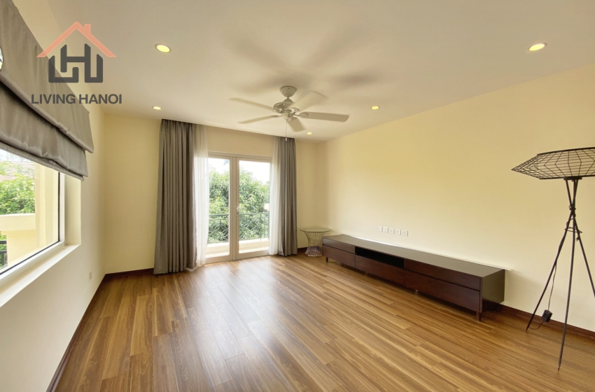 Well-designed 04 bedroom villa for rent in Vinhomes Riverside, Long Bien Well-designed 04 bedroom villa for rent in Vinhomes Riverside, Long Bien