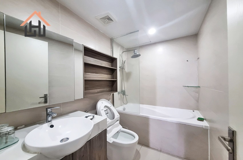 Modern 1 bedroom apartment for rent in the heart of Ba Dinh