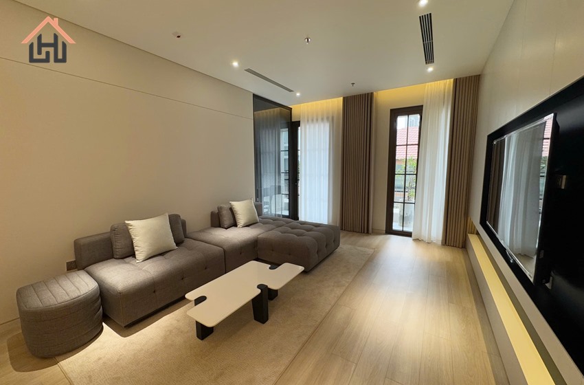 Brand-new apartment with 𝐅𝐔𝐋𝐋𝐘 𝐅𝐔𝐑𝐍𝐈𝐒𝐇𝐄𝐃 in Hai Ba Trung Hanoi