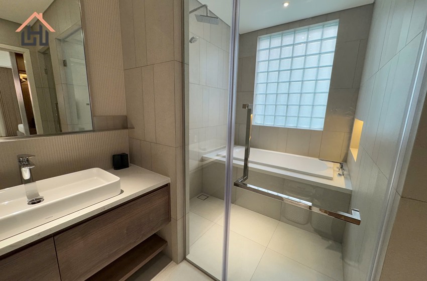 Brand-new apartment with 𝐅𝐔𝐋𝐋𝐘 𝐅𝐔𝐑𝐍𝐈𝐒𝐇𝐄𝐃 in Hai Ba Trung Hanoi