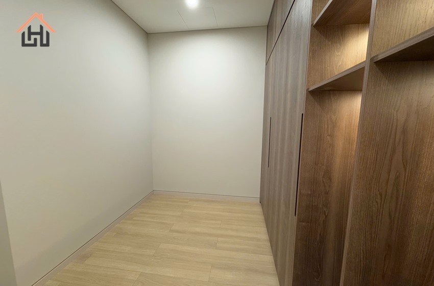 Brand-new apartment with 𝐅𝐔𝐋𝐋𝐘 𝐅𝐔𝐑𝐍𝐈𝐒𝐇𝐄𝐃 in Hai Ba Trung Hanoi