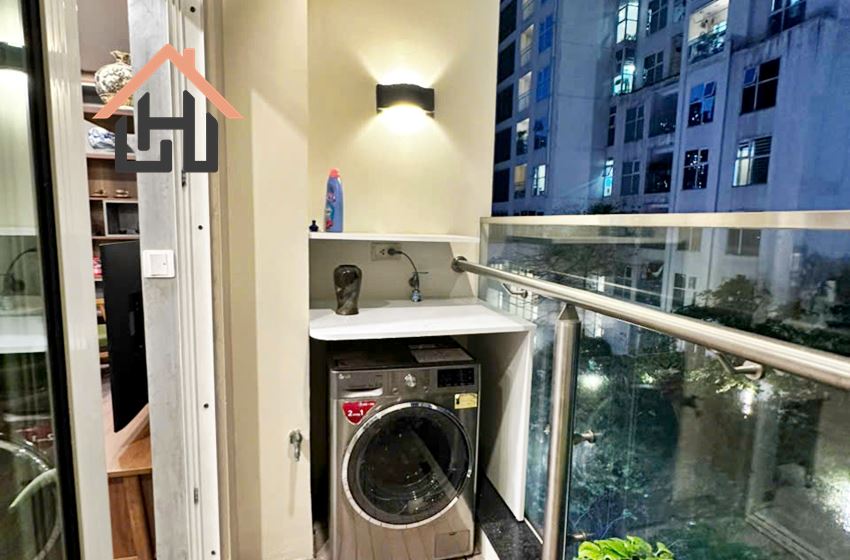 Fully furnished 02 bedroom condominium for rent in Ciputra, Ha Noi