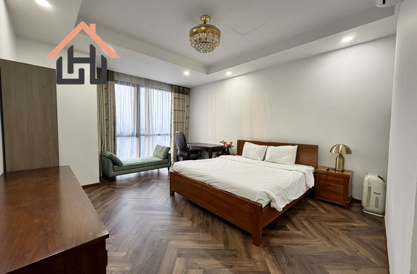 Fully furnished three bedroom condominium in Royal city, Hanoi