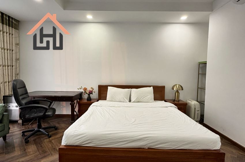 Fully furnished three bedroom condominium in Royal city, Hanoi