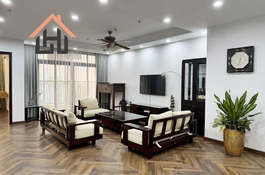 Fully furnished three bedroom condominium in Royal city, Hanoi