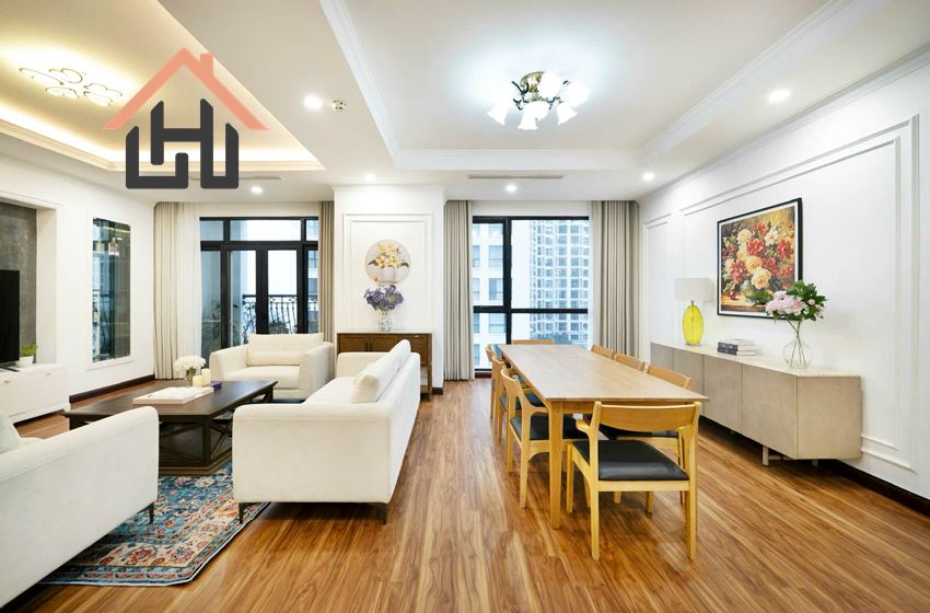 Bright 3 bedroom condominium for rent in Royal City, Hanoi