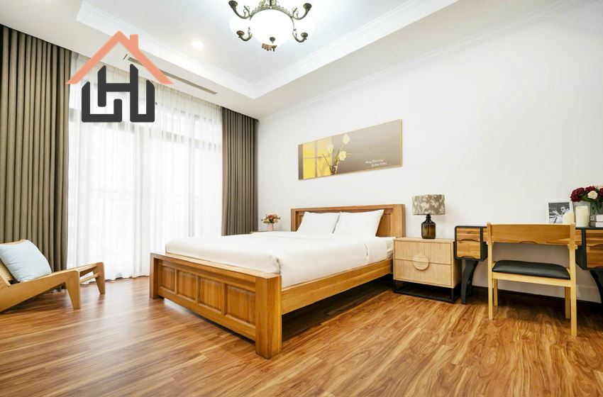 Bright 3 bedroom condominium for rent in Royal City, Hanoi