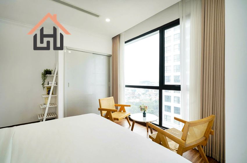 Bright 3 bedroom condominium for rent in Royal City, Hanoi