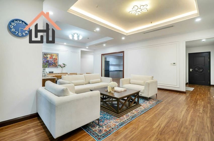 Bright 3 bedroom condominium for rent in Royal City, Hanoi