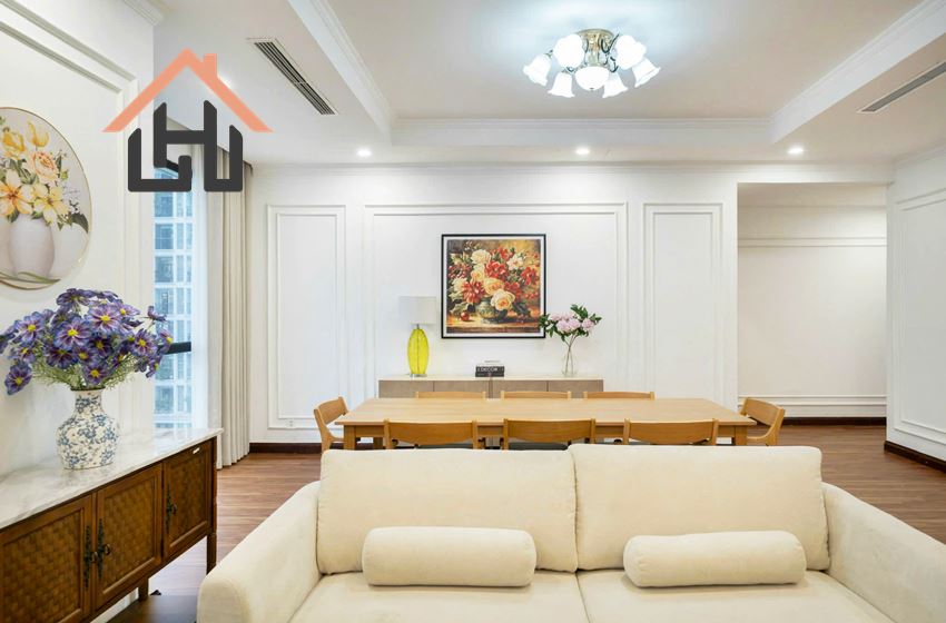 Bright 3 bedroom condominium for rent in Royal City, Hanoi