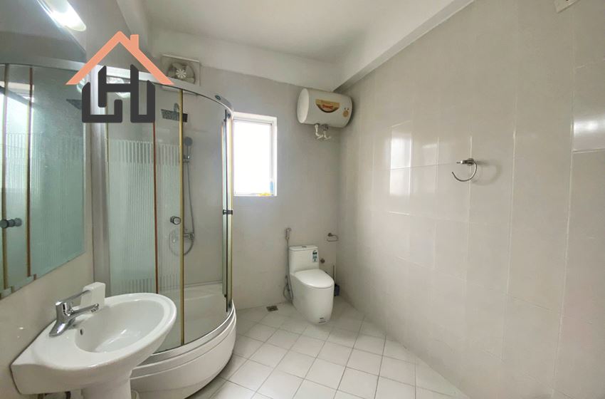 Spacious 5-Bedroom Villa in Tay Ho, Hanoi