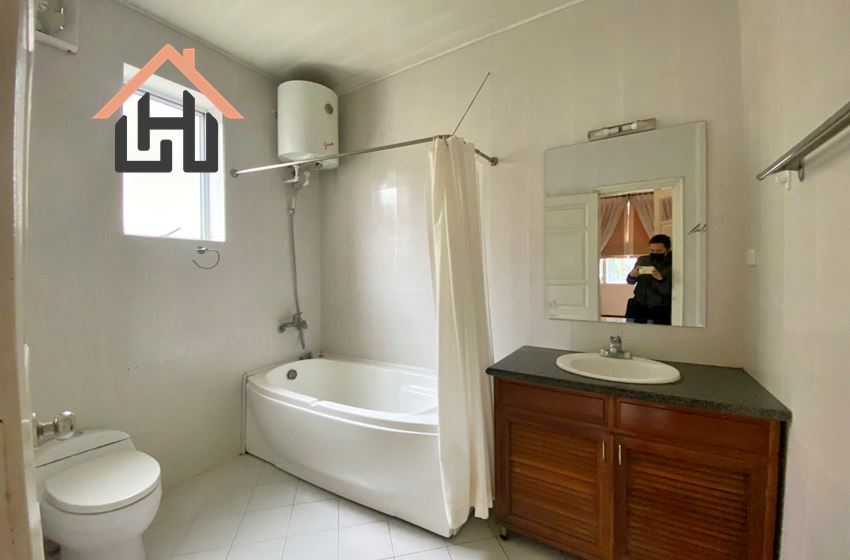 Spacious 5-Bedroom Villa in Tay Ho, Hanoi