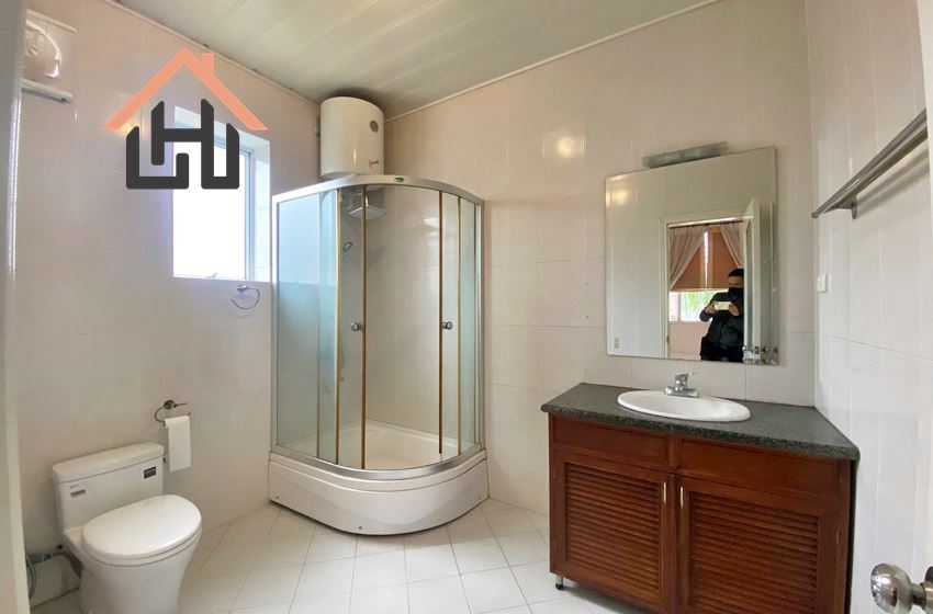 Spacious 5-Bedroom Villa in Tay Ho, Hanoi