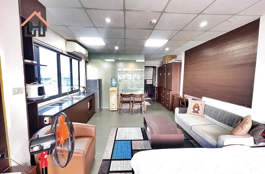 Top floor studio apartment for rent in Ba Dinh area