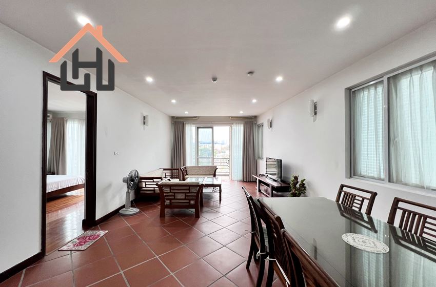 2-Bedroom Apartment on High Floor with Stunning Truc Bach Lake View, Hanoi