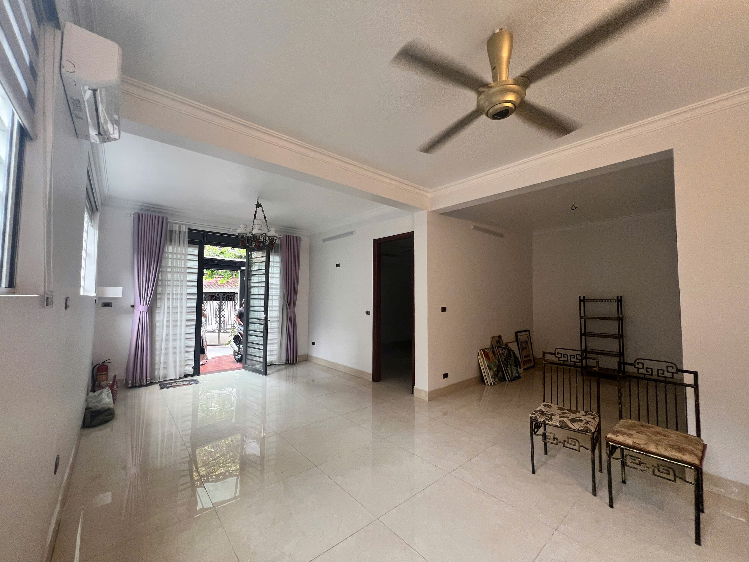 5-Bedroom House in Central Tay Ho – Walking Distance to West Lake