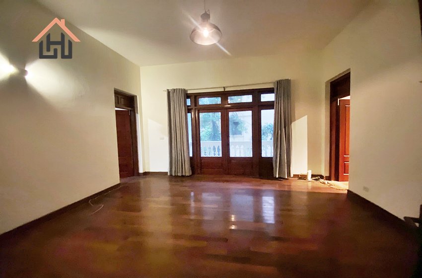 Spacious 5 bedroom villa with a swimming pool in Tay Ho, Hanoi