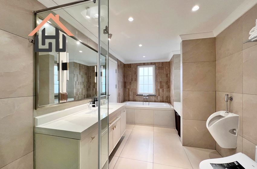 Ultra-Luxury 1-Bedroom Apartment with Huge Terrace in Hoan Kiem