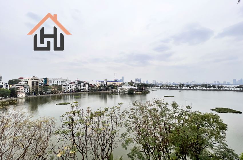 2-Bedroom Apartment on High Floor with Stunning Truc Bach Lake View, Hanoi