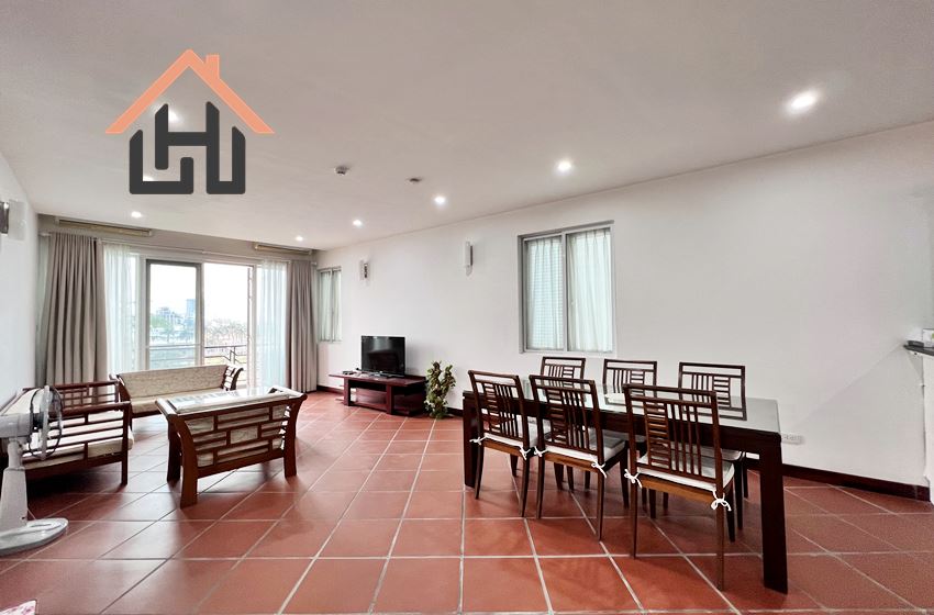 2-Bedroom Apartment on High Floor with Stunning Truc Bach Lake View, Hanoi