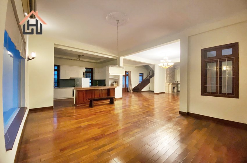 Spacious 5 bedroom villa with a swimming pool in Tay Ho, Hanoi