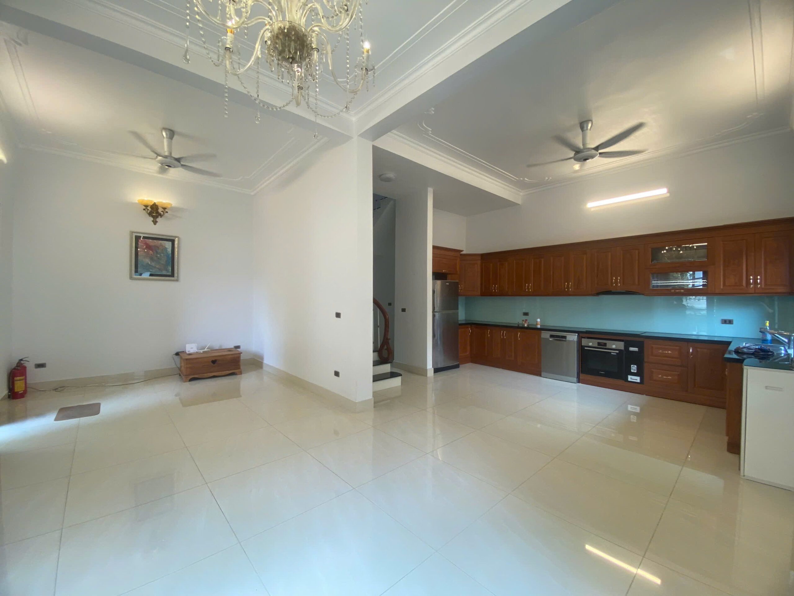 5-Bedroom House in Central Tay Ho – Walking Distance to West Lake