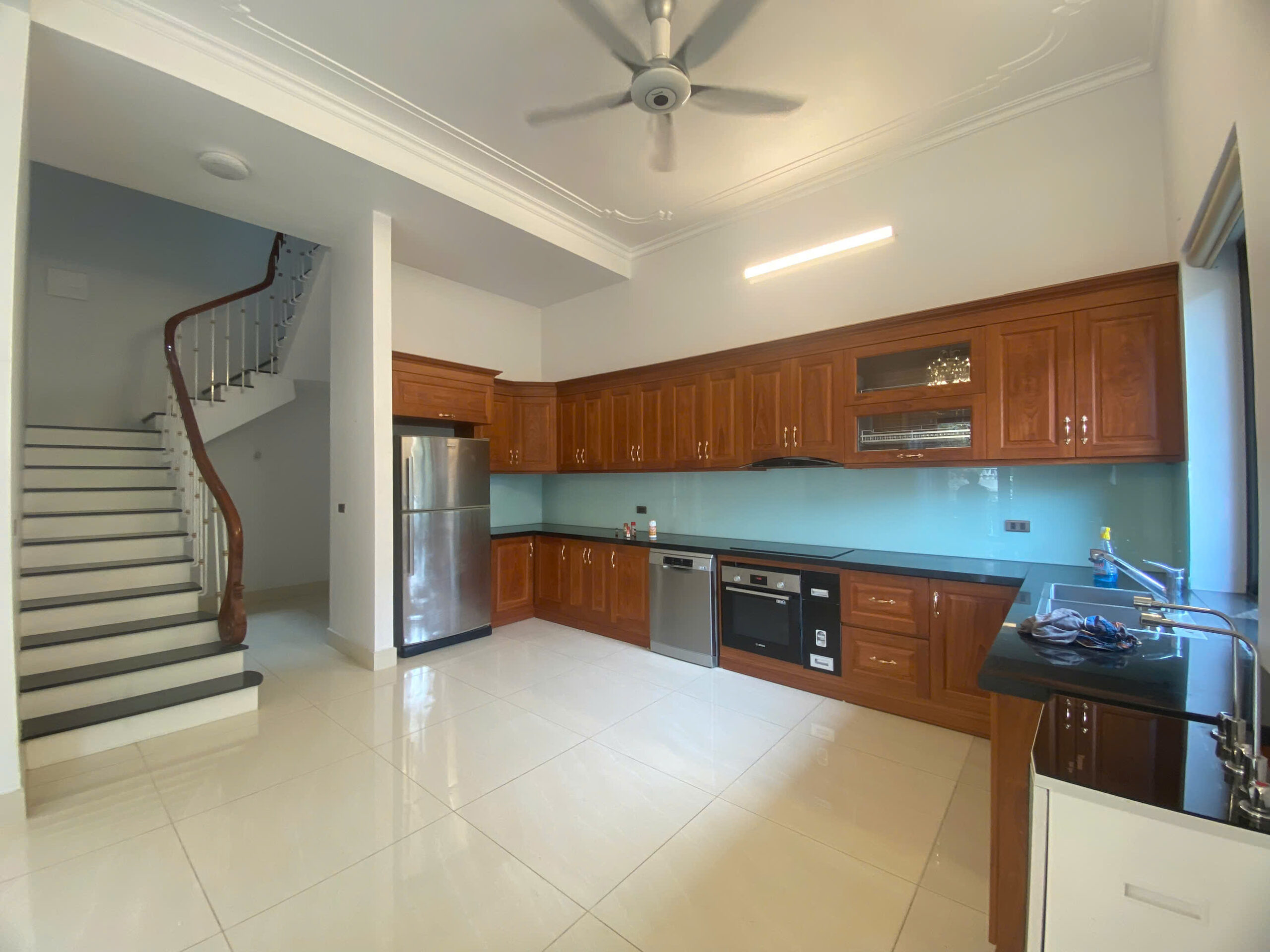 5-Bedroom House in Central Tay Ho – Walking Distance to West Lake