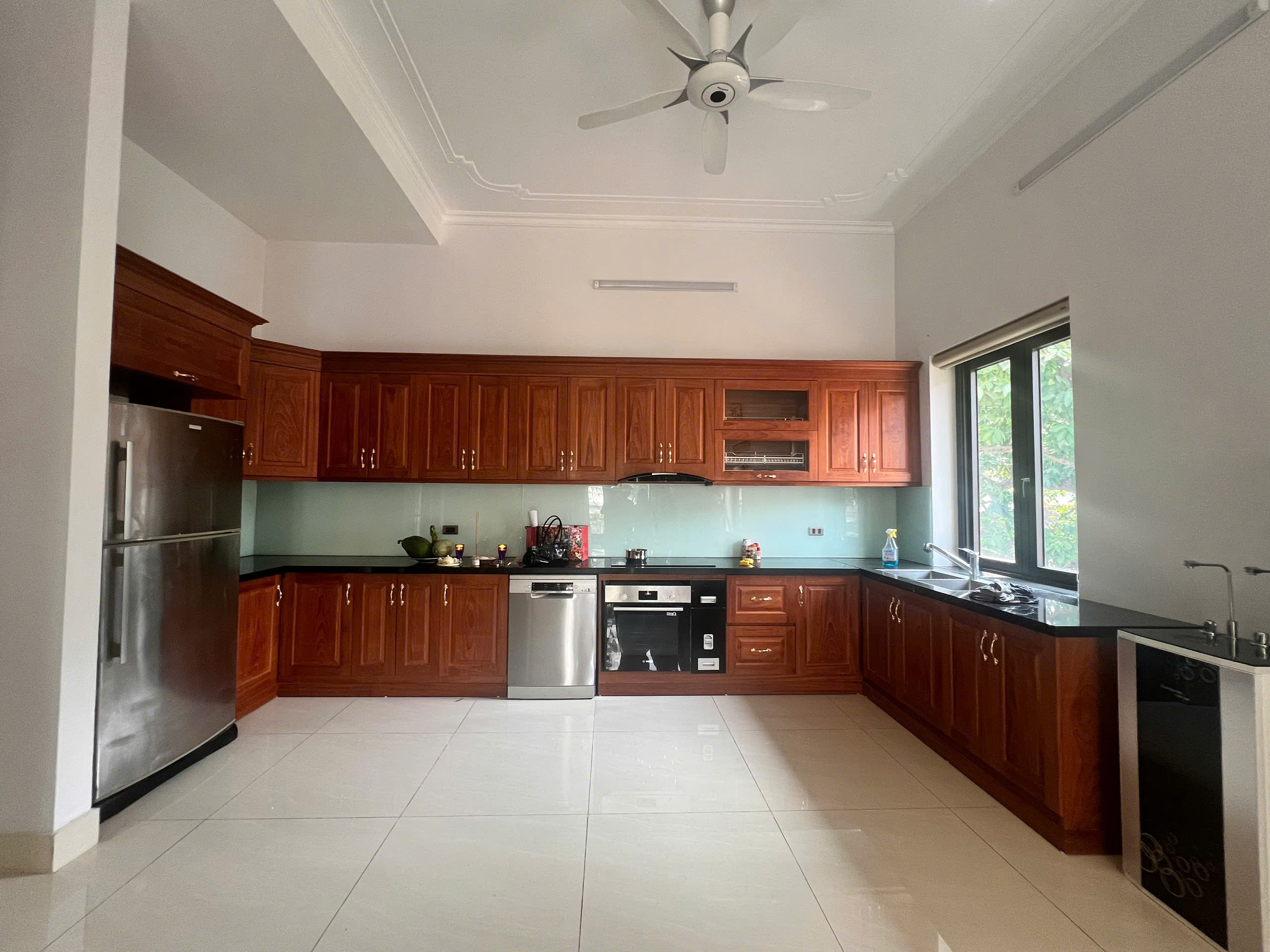 5-Bedroom House in Central Tay Ho – Walking Distance to West Lake